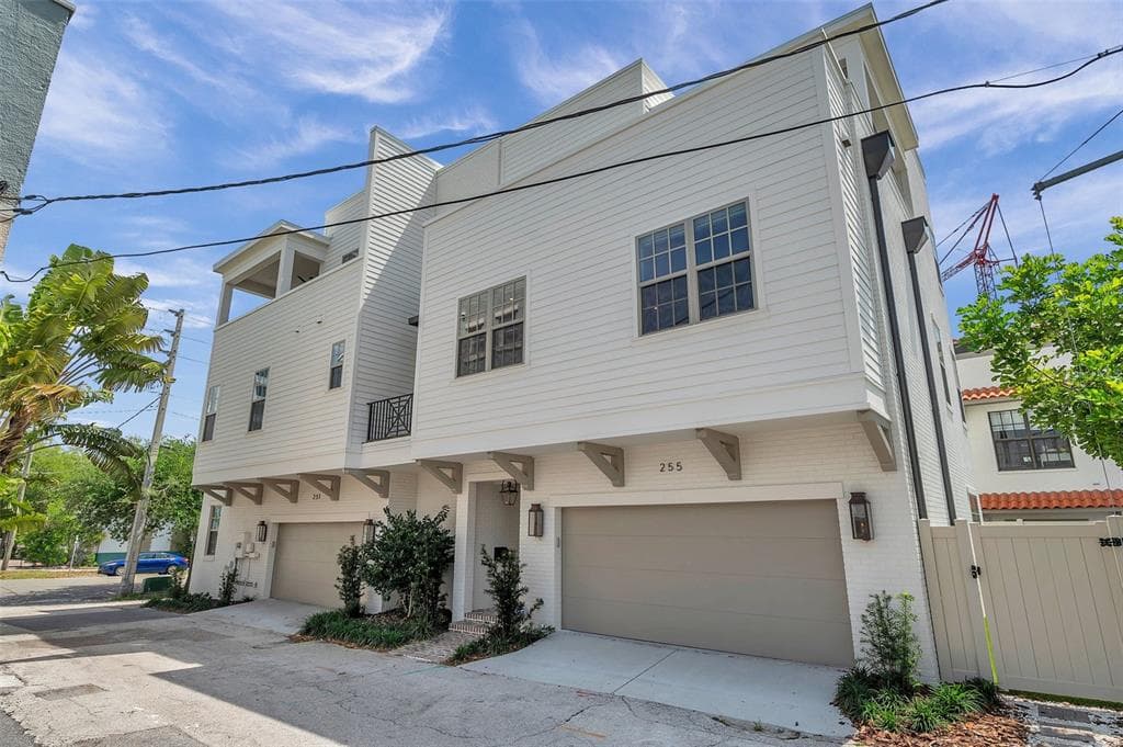 255 6TH STREET S ST PETERSBURG, FL 33701