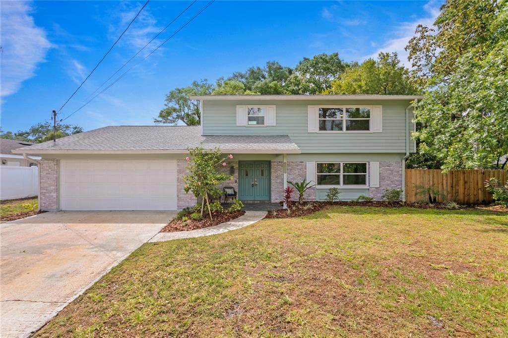 10514 HOMESTEAD DRIVE TAMPA, FL 33618