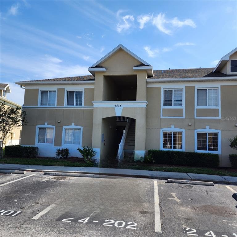 9524 NEWDALE WAY UNIT 201 RIVERVIEW, FL 33578