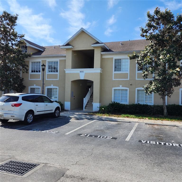 9621 LAKEDALE WAY UNIT 101 RIVERVIEW, FL 33578