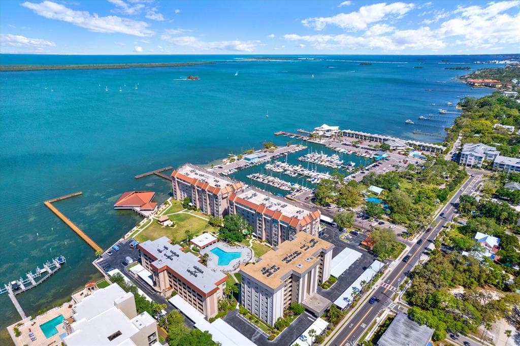 632 EDGEWATER DRIVE UNIT 435 DUNEDIN, FL 34698