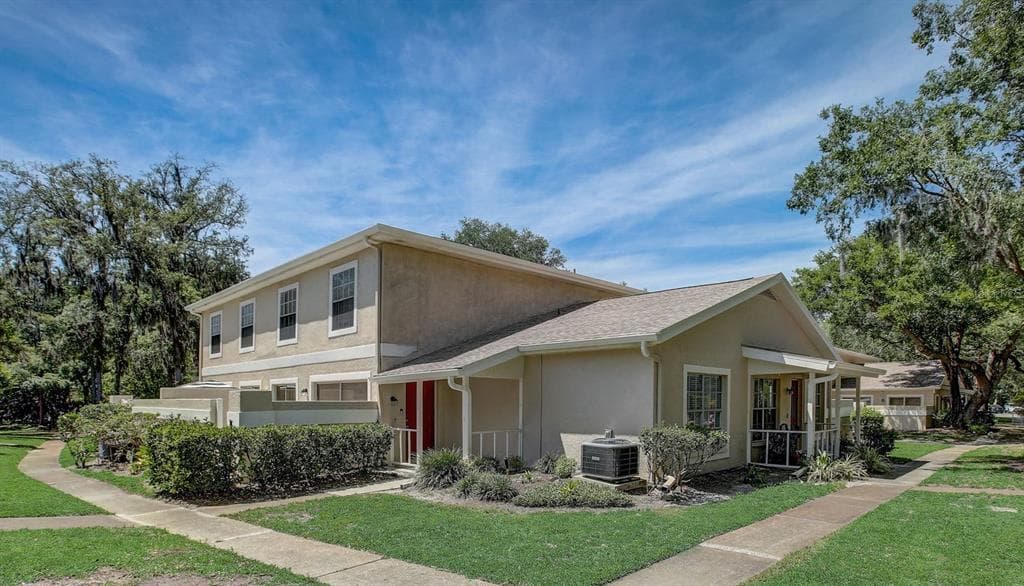 11809 FOXRUN LANE TEMPLE TERRACE, FL 33617