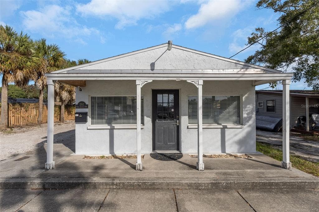 202 1ST AVENUE NW LARGO, FL 33770