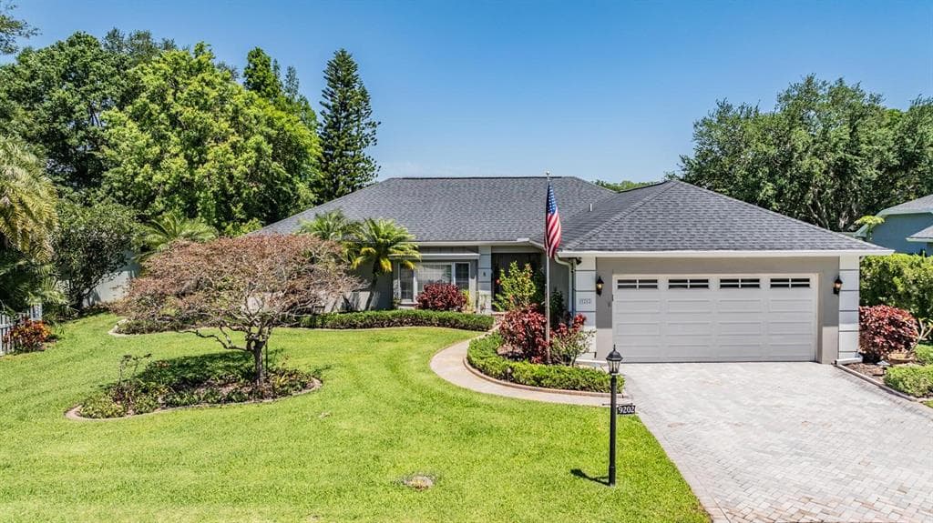 9202 CYPRESSWOOD CIRCLE TAMPA, FL 33647