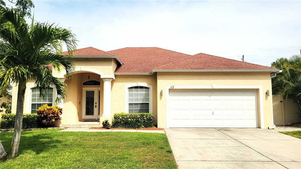 117 MAPLEWOOD AVENUE CLEARWATER, FL 33765