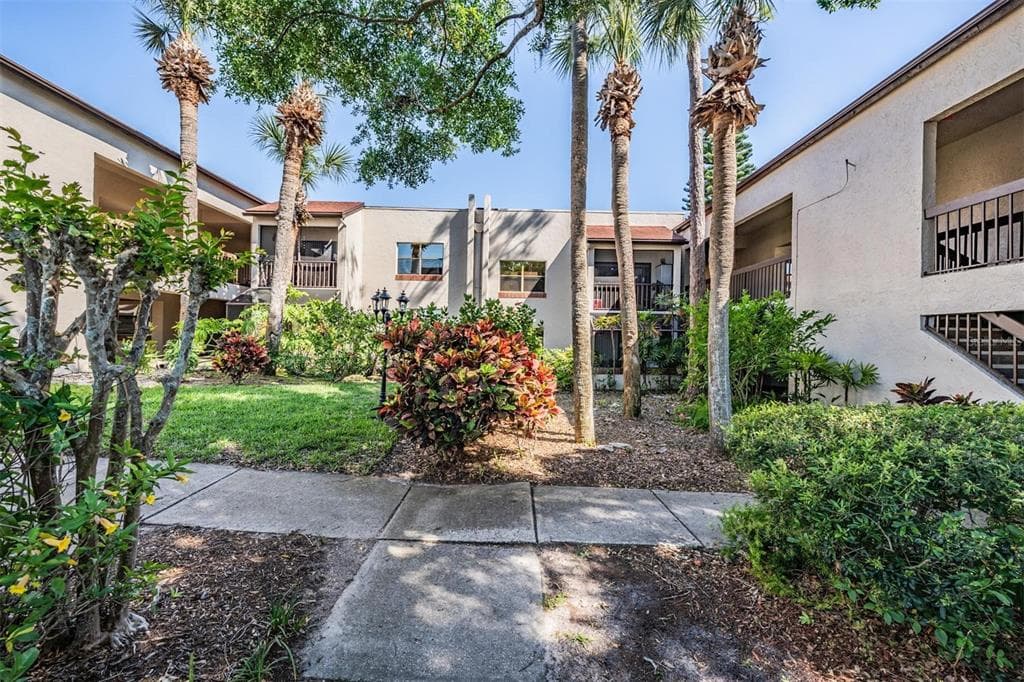 2971 ESTANCIA BOULEVARD UNIT 317 CLEARWATER, FL 33761