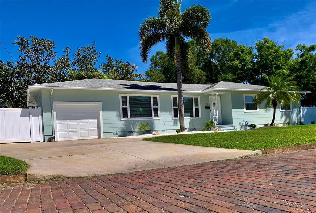 201 61ST STREET N ST PETERSBURG, FL 33710