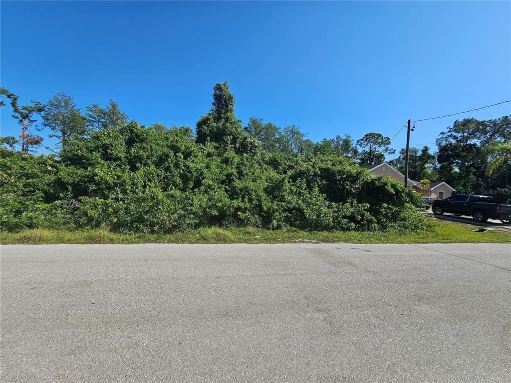 5562 BECK STREET LEHIGH ACRES, FL 33971