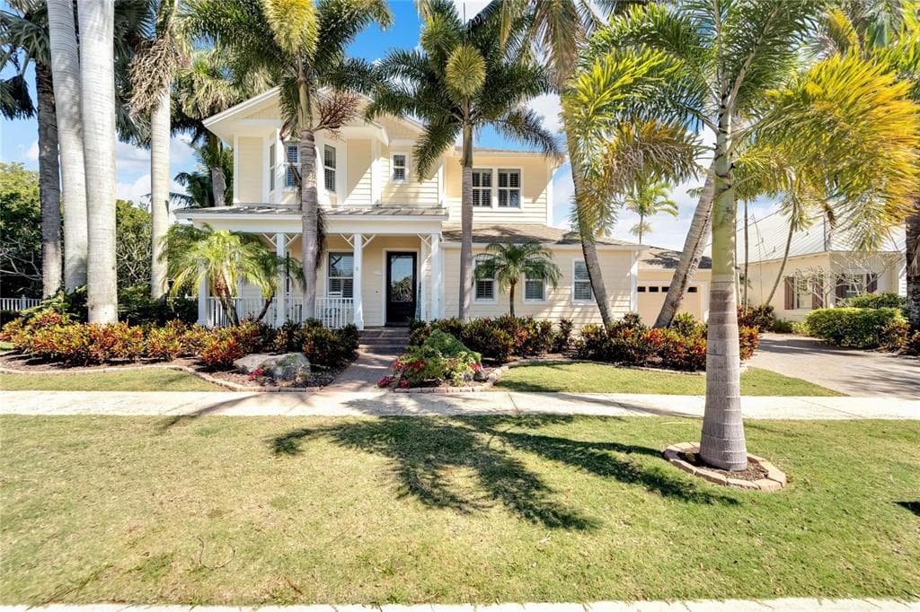 703 ISLEBAY DRIVE APOLLO BEACH, FL 33572