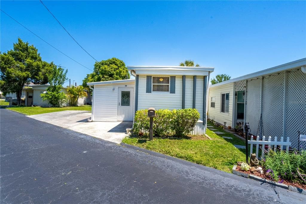 6720 PARK BOULEVARD N UNIT 35