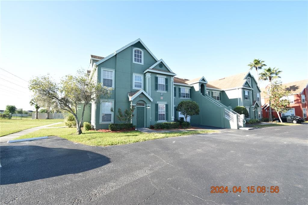 10502 WINDSOR LAKE COURT UNIT 10502 TAMPA, FL 33626