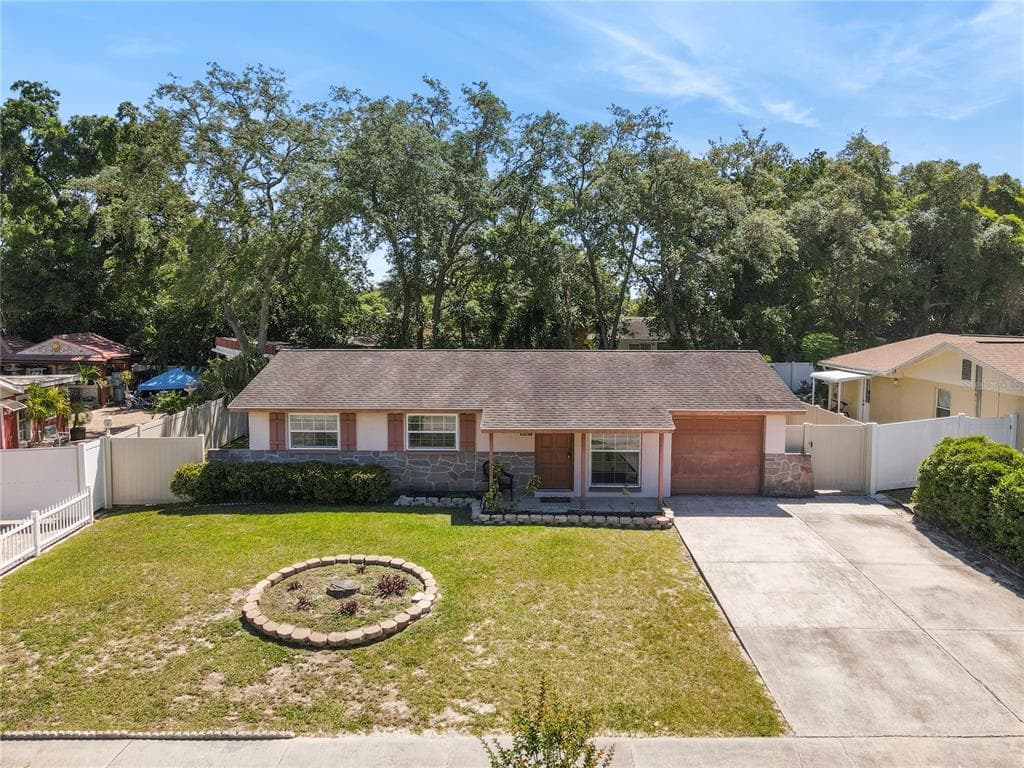 8327 GALEWOOD CIRCLE TAMPA, FL 33615