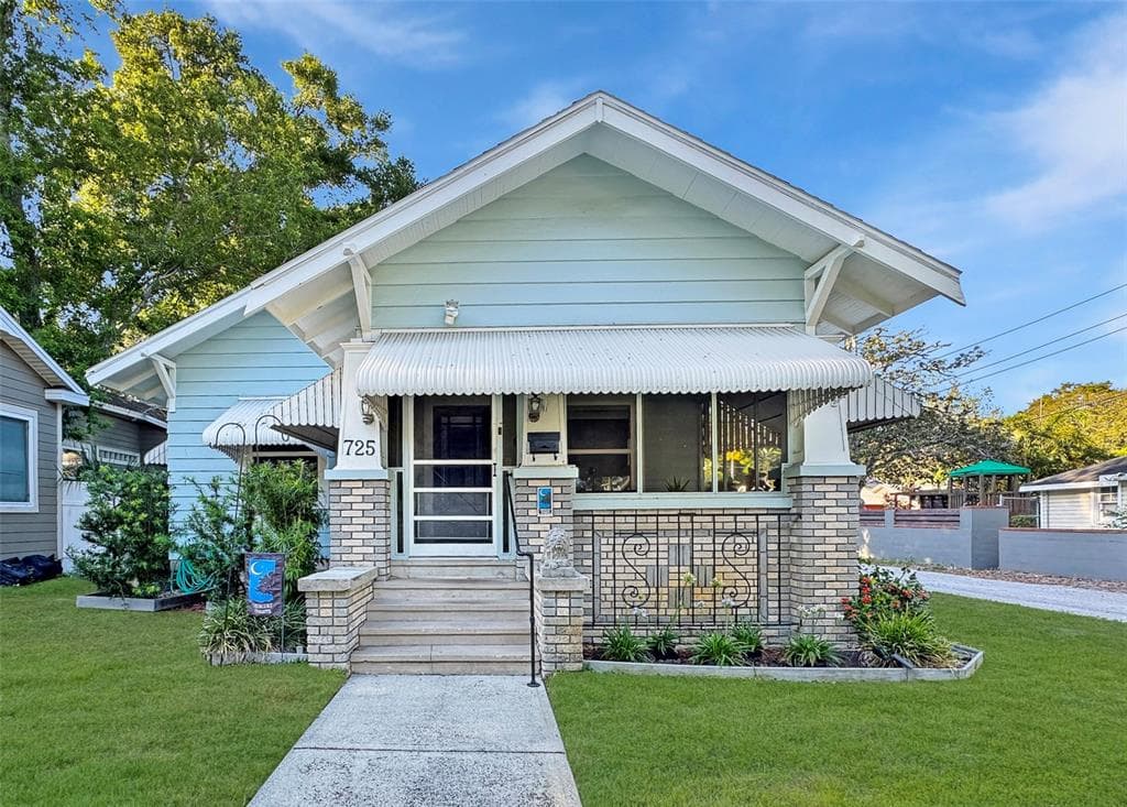 725 25TH AVENUE N ST PETERSBURG, FL 33704