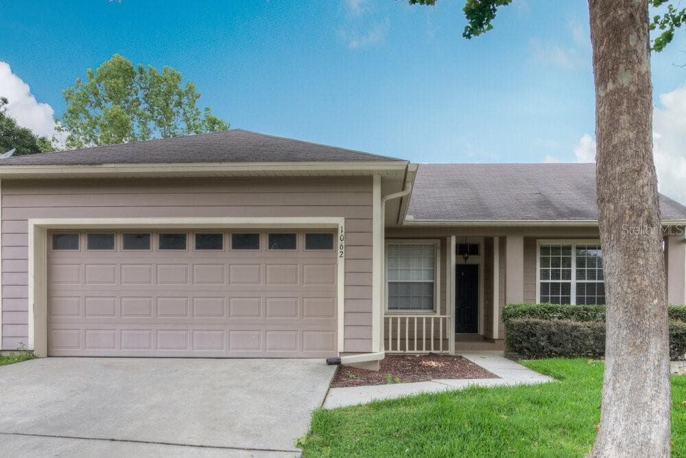 1062 DEKLEVA DRIVE APOPKA, FL 32712