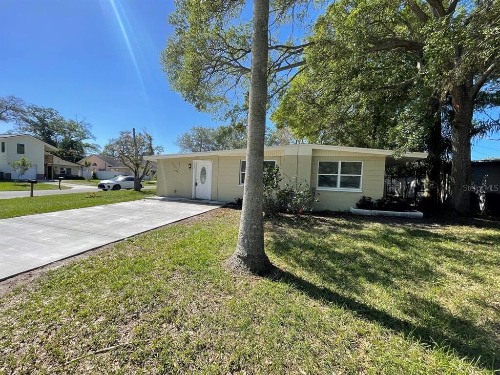 132 10TH AVENUE SW LARGO, FL 33770