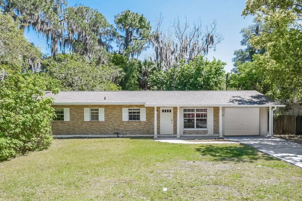 923 N GROVE STREET EUSTIS, FL 32726