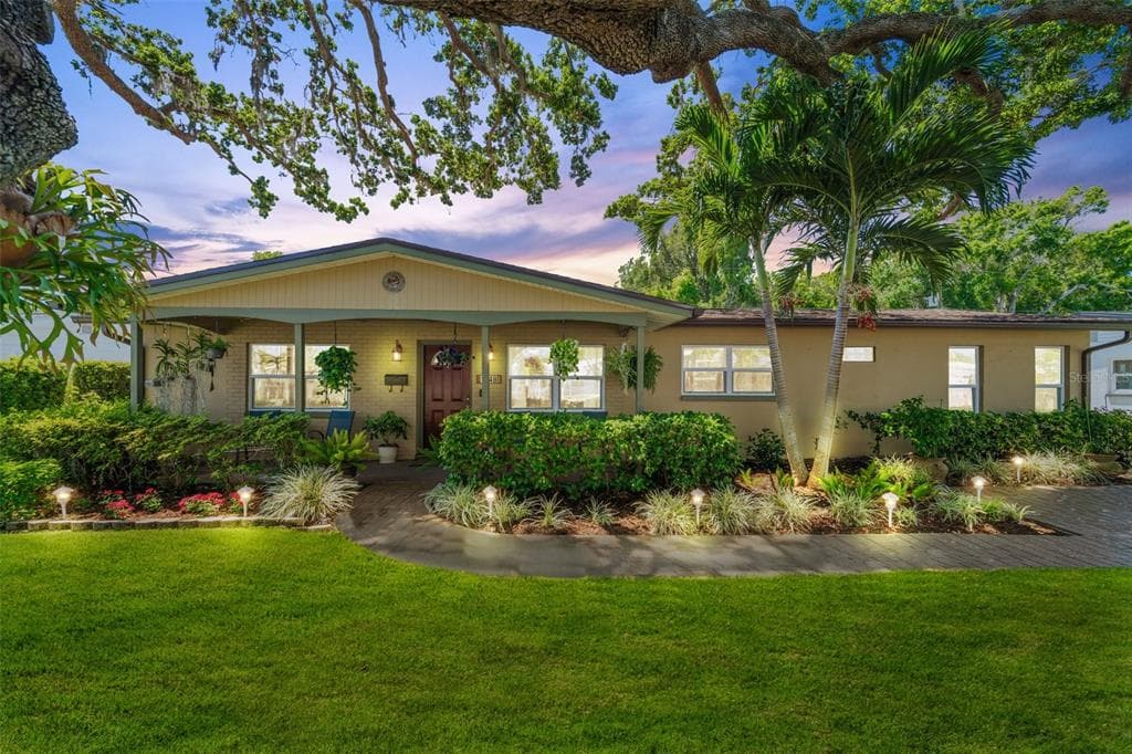 1548 78TH TERRACE N ST PETERSBURG, FL 33702