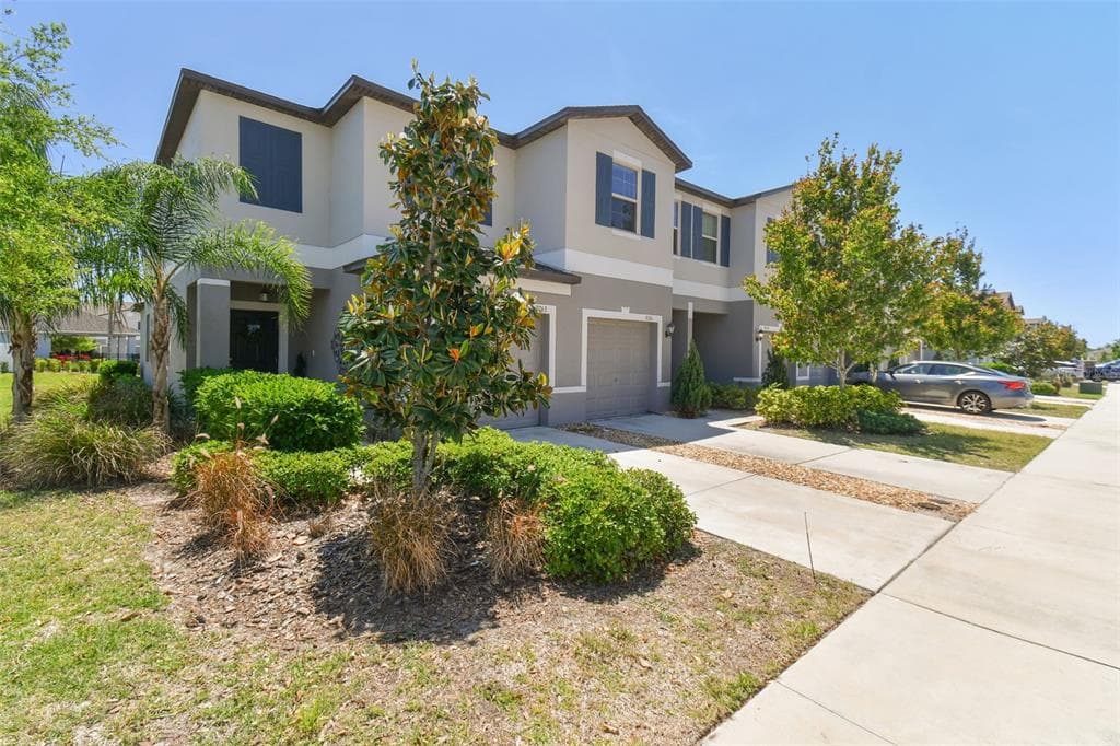 9761 PEMBROOKE PINES DRIVE SUN CITY CENTER, FL 33573
