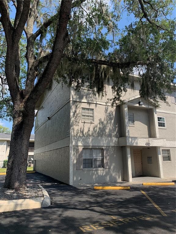 14402 REUTER STRASSE CIRCLE UNIT 2 TAMPA, FL 33613