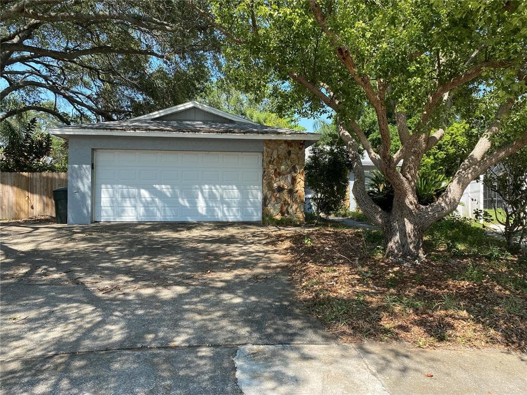 1019 VINEYARD COURT DUNEDIN, FL 34698