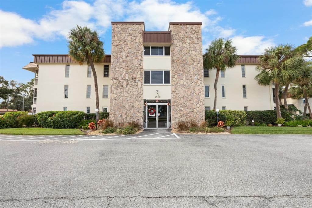 4925 38TH WAY S UNIT A110 ST PETERSBURG, FL 33711