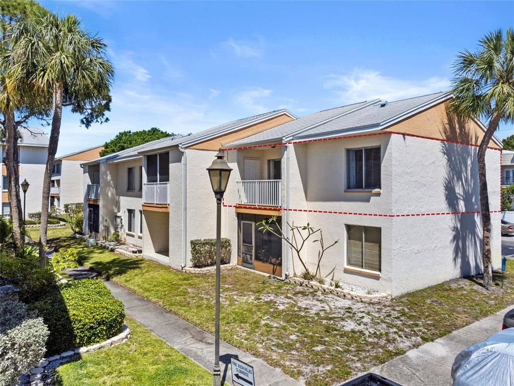 504 100TH AVENUE N UNIT 201 ST PETERSBURG, FL 33702