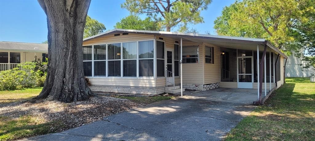8905 SHELDON WEST DRIVE TAMPA, FL 33626