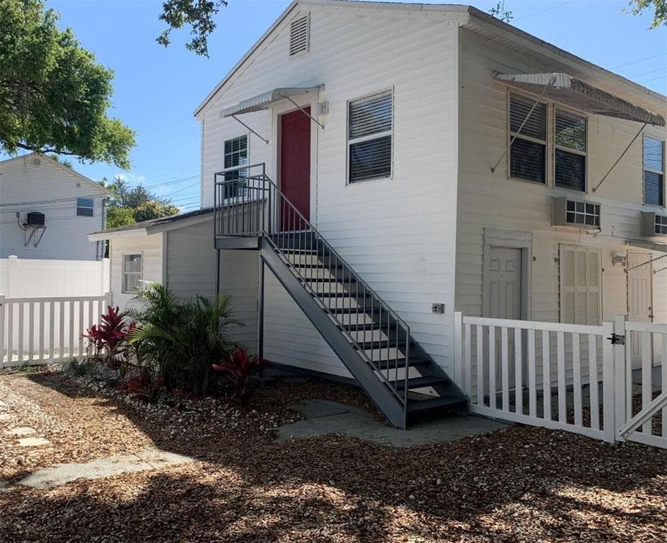 1670 29TH AVENUE N UNIT 1/2 ST PETERSBURG, FL 33713
