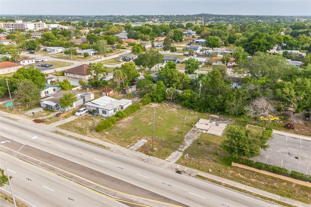 1219 STATE ROAD 60 E LAKE WALES, FL 33853