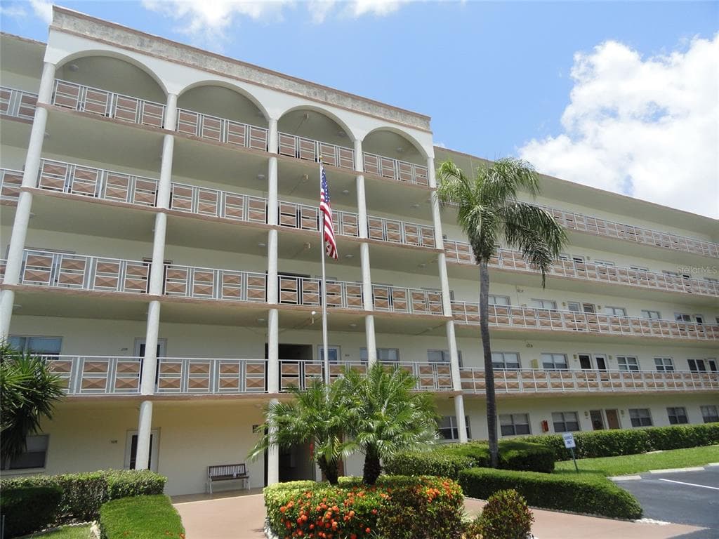 5603 80TH STREET N UNIT 315 ST PETERSBURG, FL 33709