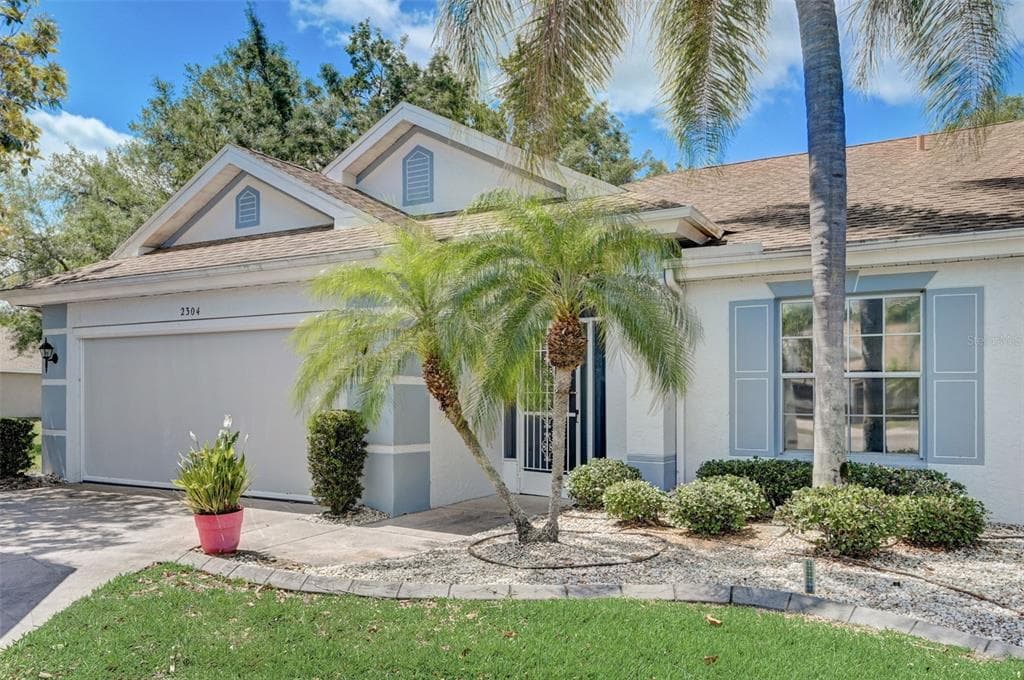 2304 OXFORD CENTER PLACE SUN CITY CENTER, FL 33573