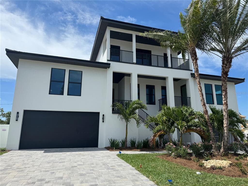 104 17TH STREET BELLEAIR BEACH, FL 33786