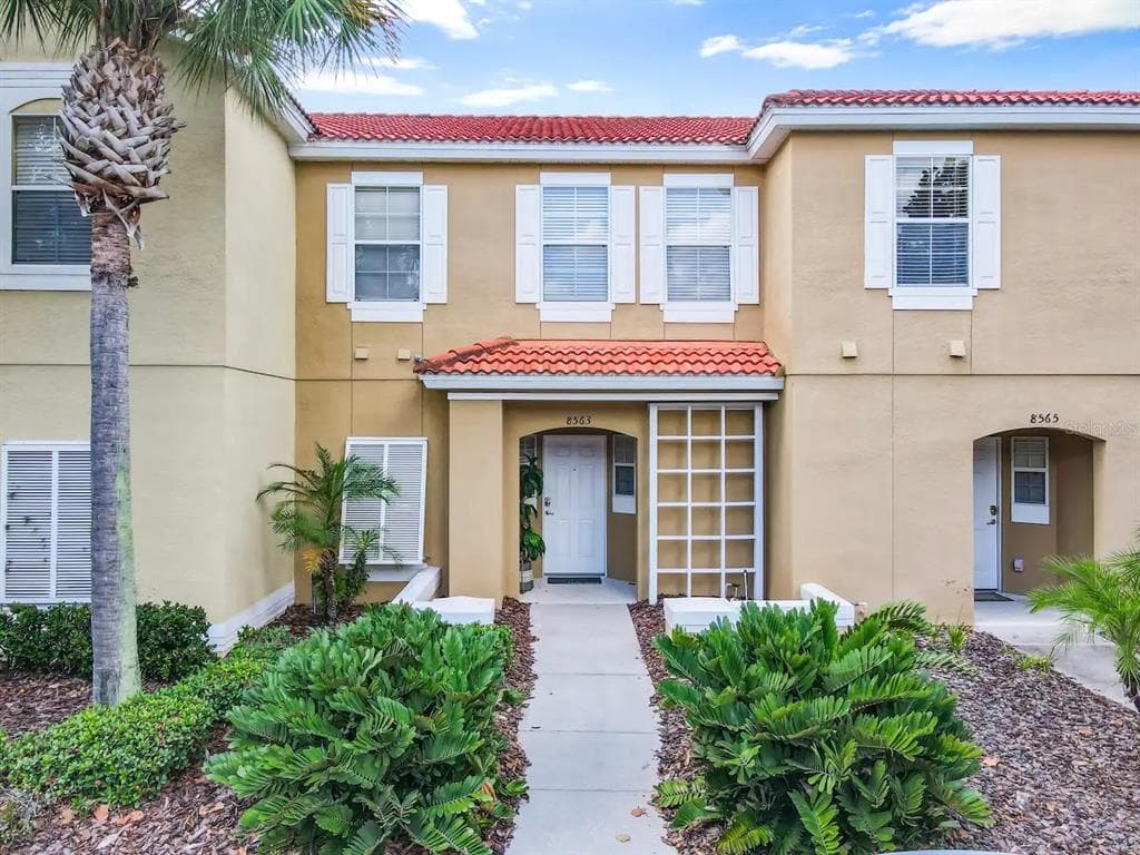 8563 BAY LILLY LOOP KISSIMMEE, FL 34747