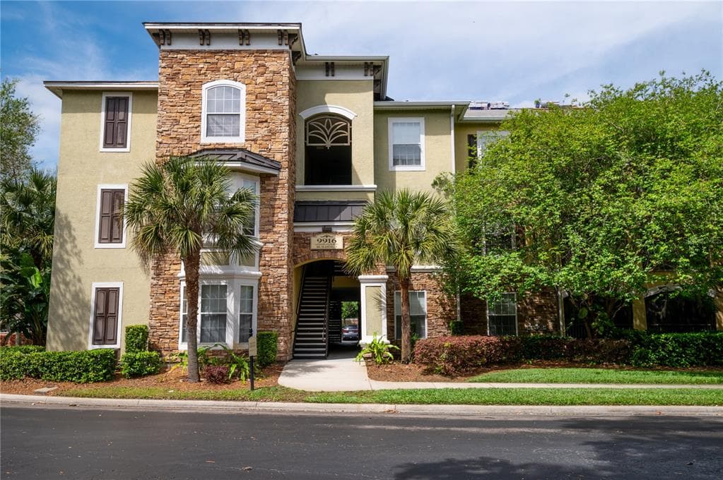 9916 COURTNEY PALMS BOULEVARD UNIT 203 TAMPA, FL 33619
