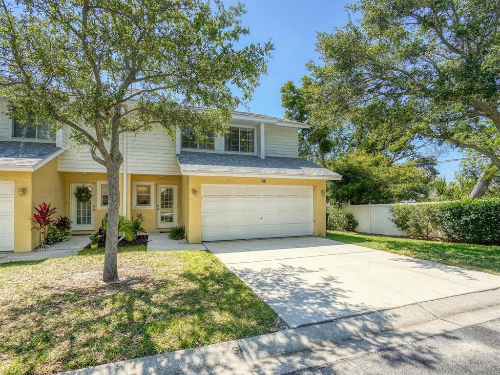 1116 SUNSET POINT ROAD UNIT 207 CLEARWATER, FL 33755