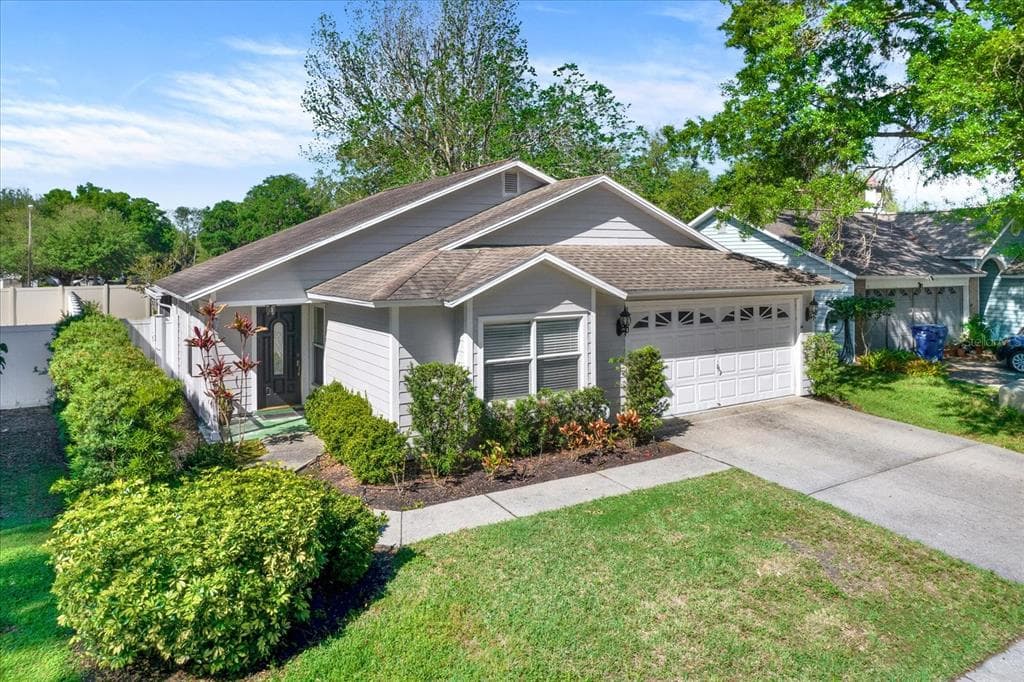 1710 TINSMITH CIRCLE LUTZ, FL 33559