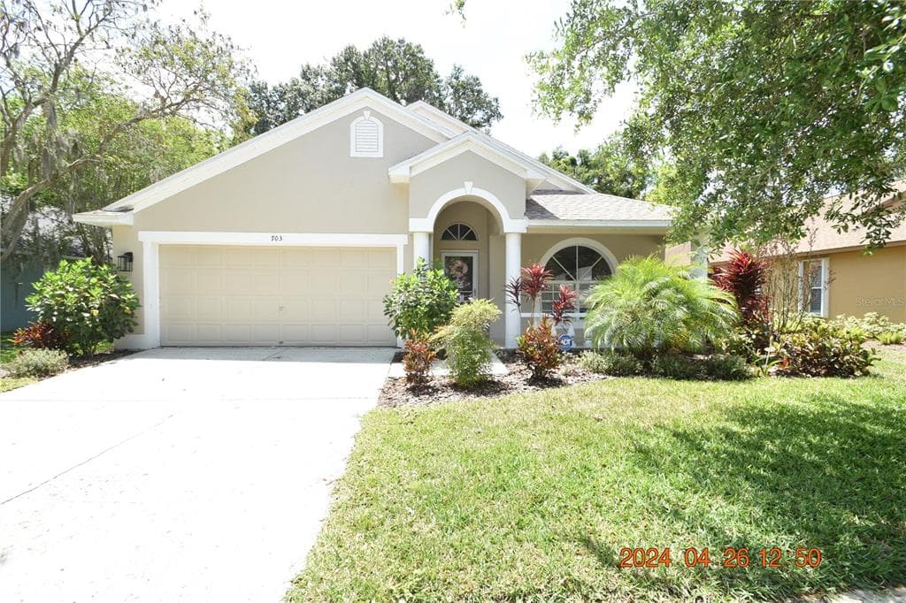 703 VALENCIA WOODS COURT SEFFNER, FL 33584