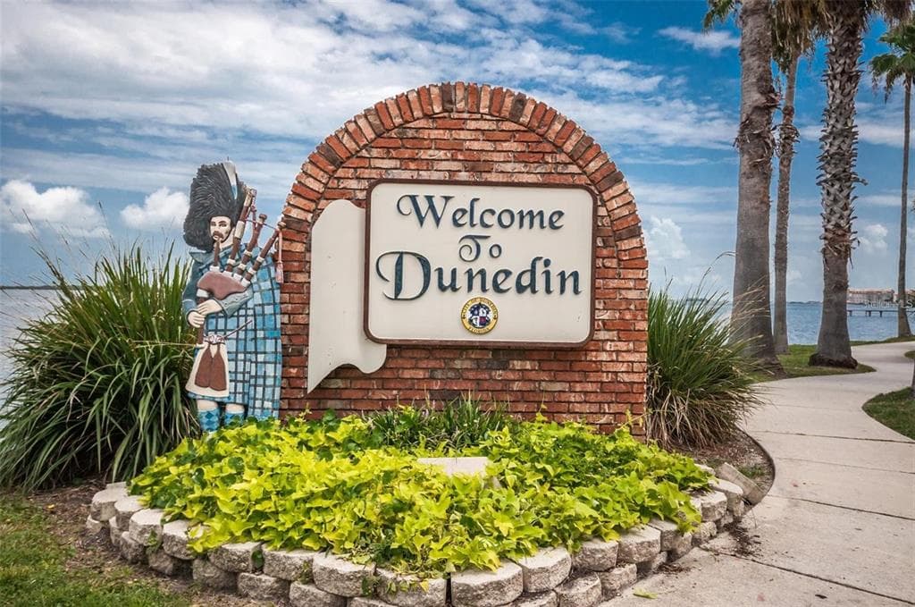 845 MAPLE COURT UNIT 103 DUNEDIN, FL 34698