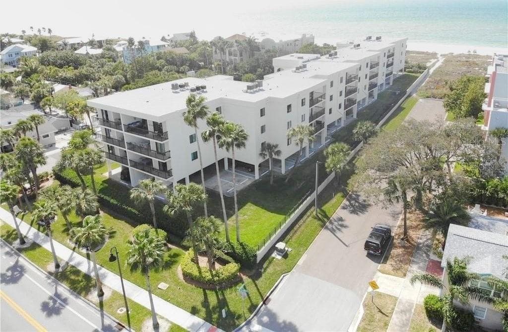 3200 GULF BOULEVARD UNIT 206 ST PETE BEACH, FL 33706