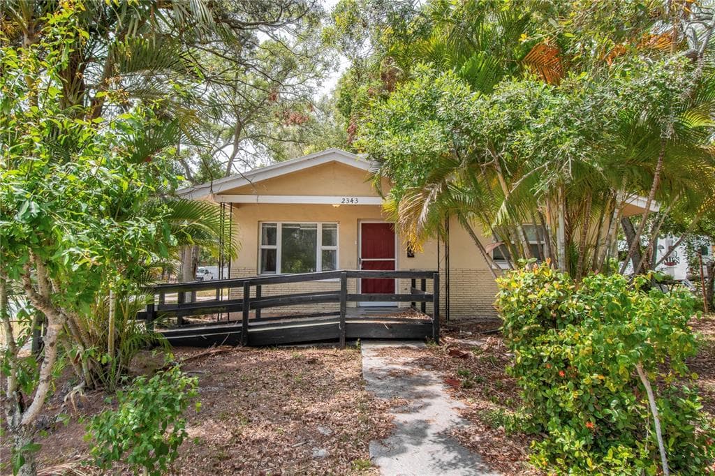 2343 26TH STREET S ST PETERSBURG, FL 33712