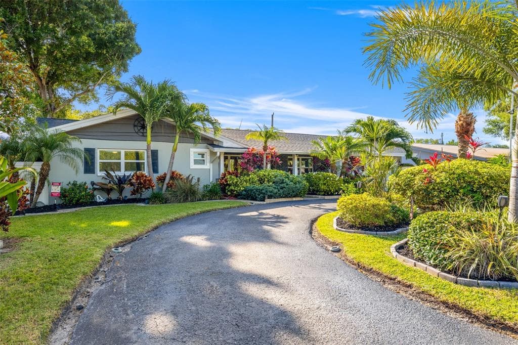 1121 WOODSIDE AVENUE CLEARWATER, FL 33756