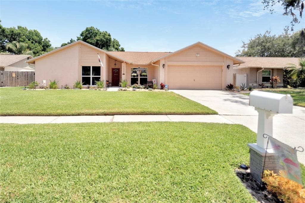 12326 YELLOW ROSE CIRCLE RIVERVIEW, FL 33569