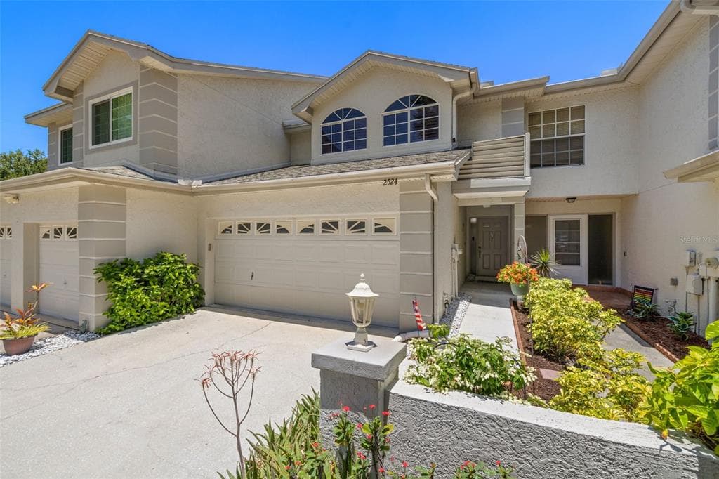 2524 STONY BROOK LANE CLEARWATER, FL 33761