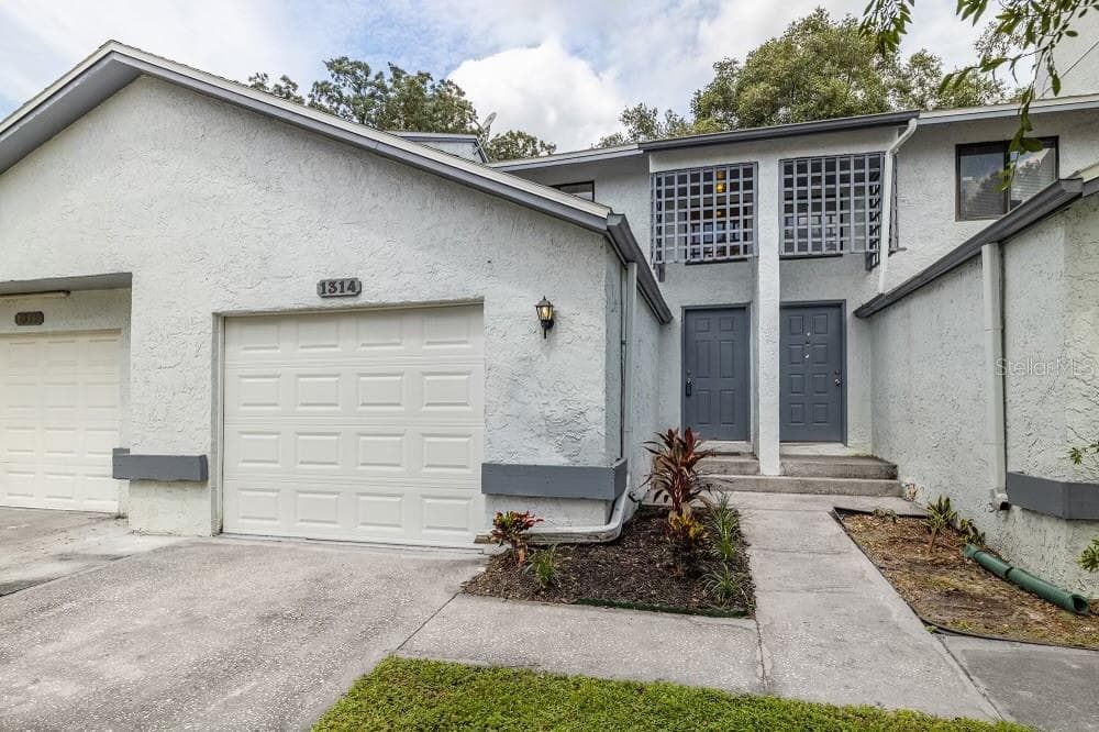 1314 MOUNTAIN VIEW DR TAMPA, FL 33612