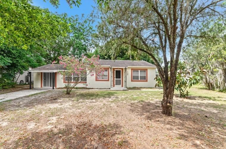 120 E DICIE AVENUE EUSTIS, FL 32726