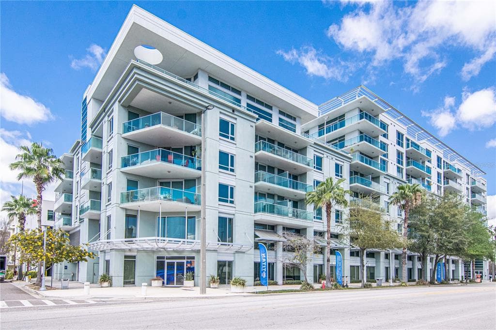 912 CHANNELSIDE DRIVE UNIT 2519 TAMPA, FL 33602