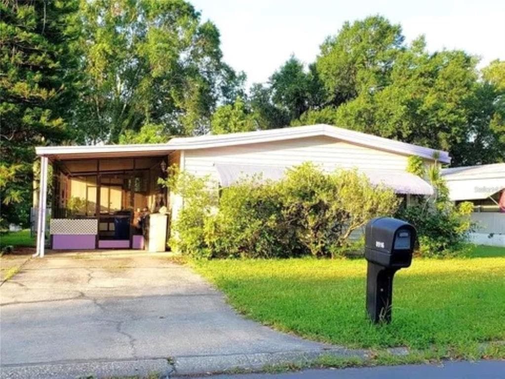 8916 FOX TRAIL