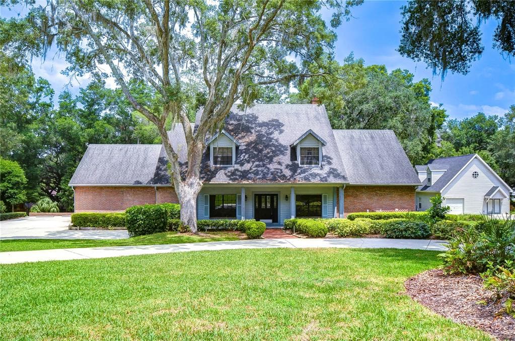 903 OAK HOLLOW PLACE BRANDON, FL 33510