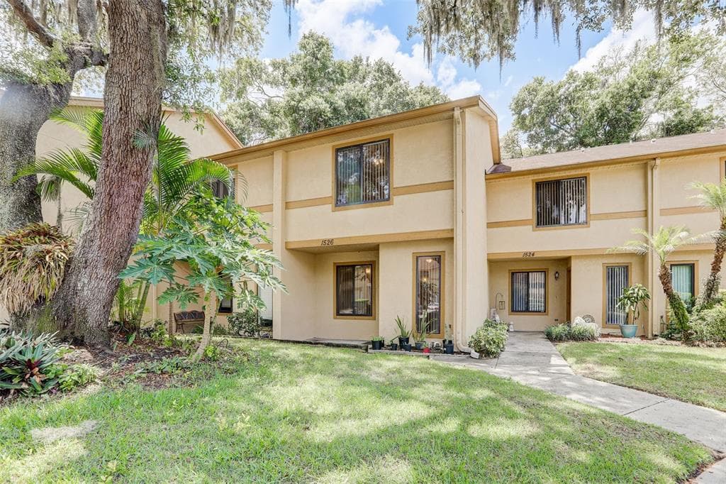1526 HIGHLAND RIDGE CIRCLE BRANDON, FL 33510