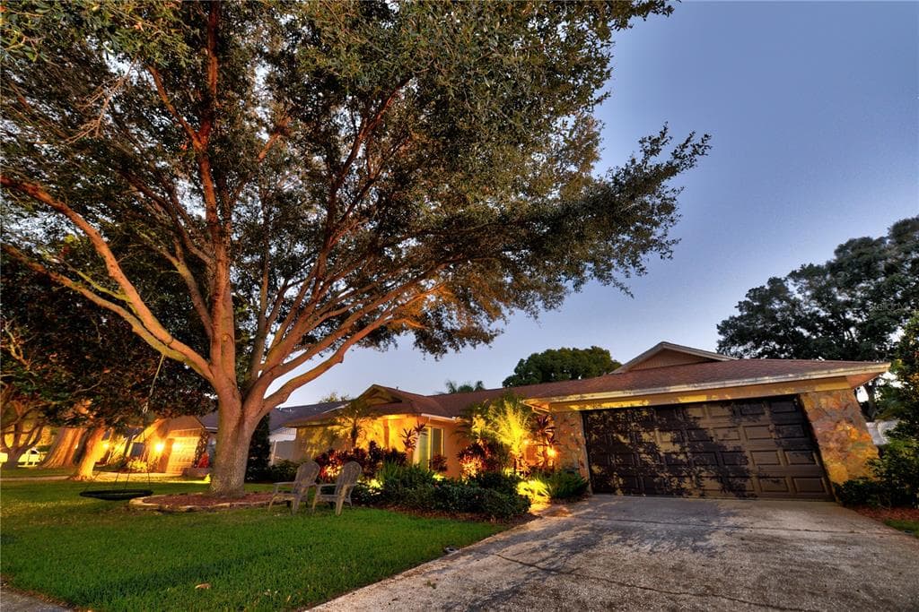 2673 MONTAGUE COURT W